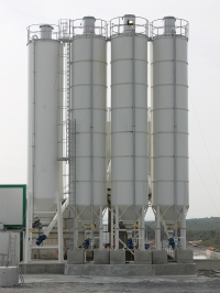 Silos liants. Crdits : ©mcbeton.com 2016